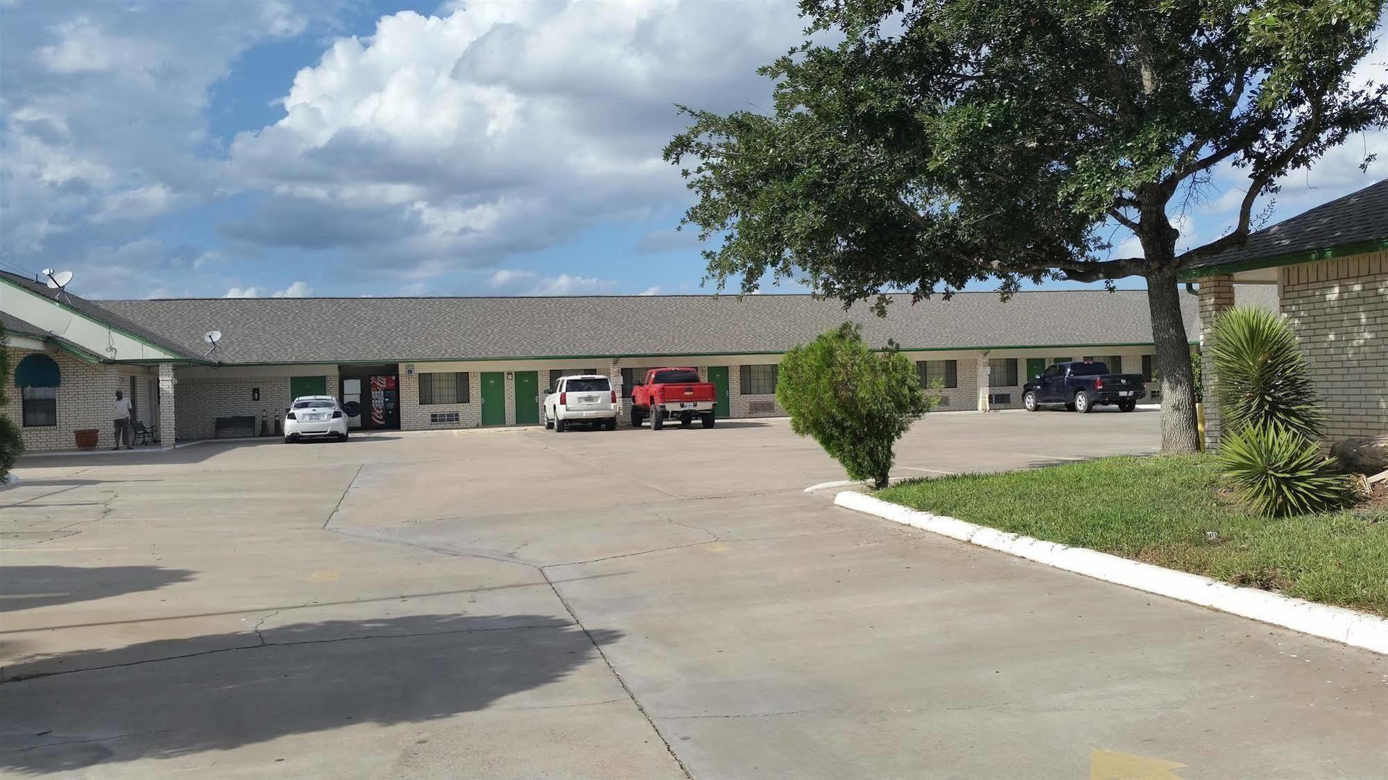 Garden Inn & Suites Hebbronville Eksteriør billede